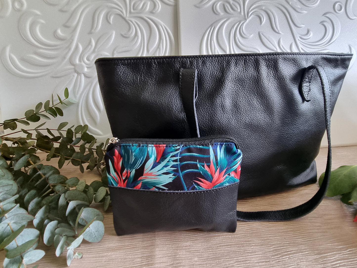 Miss Baggy #005 Floral & Black Leather