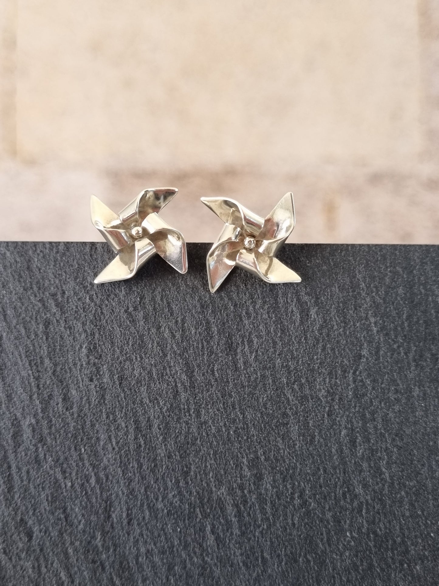 pinwheel studs