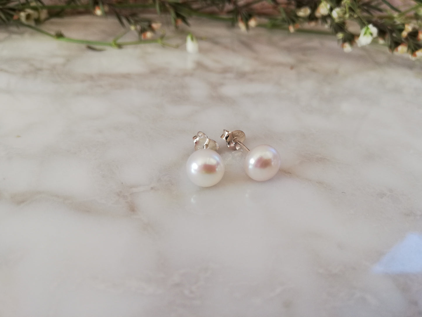 Pearl studs