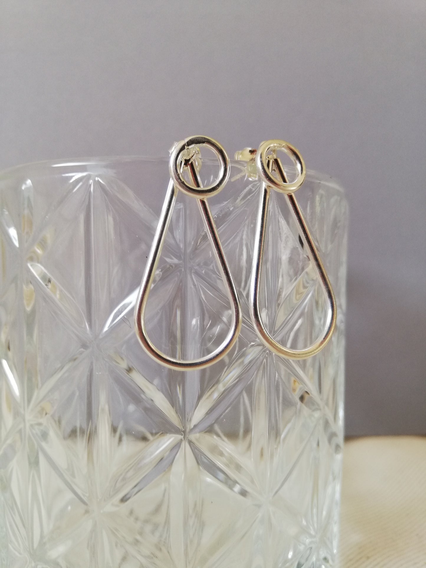 Teardrop and circle earrings